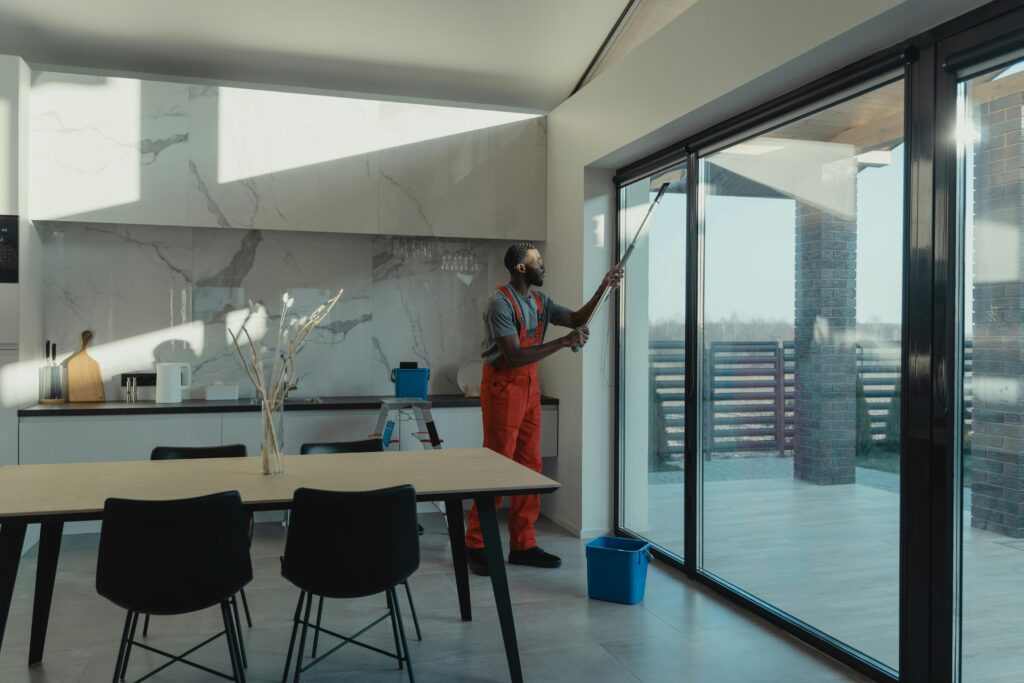 same day cleaning Houston professional cleaning large windows